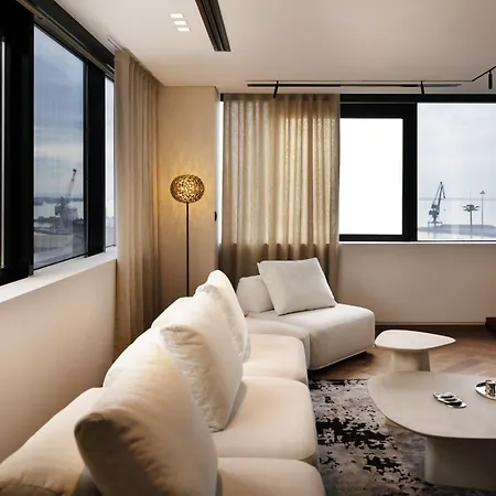 아파트 Skysuite42 테살로니키