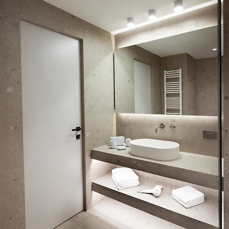 아파트 Skysuite42 *